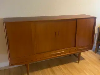 Teaktræ skænk 