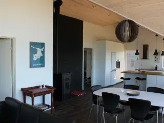 Nyt, dejligt feriehus for 8 personer udlejes i Veddinge bakker - et af Danmarks smukkeste omr�der