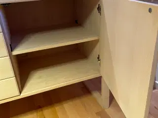 Skænk i lys bøg