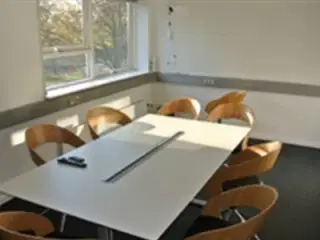 Udlejning af kontorpladser og kontorer i Solrød.
