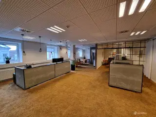 Centralt beliggende kontorlejemål - i alt 584 kvm