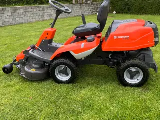 Husqvarna R 214 C