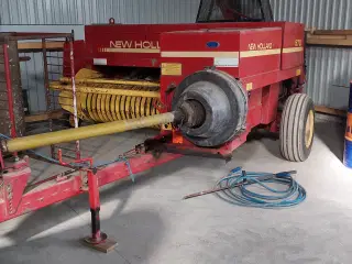 NH 570 Småballepresser