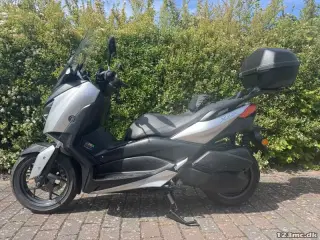 Yamaha X-Max 300