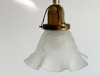 Gammel pendel, matteret glas m sommerfugle