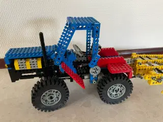 8859 Lego Technic Traktor med plov