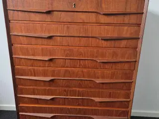 Pæn teaktræs kommode sælges