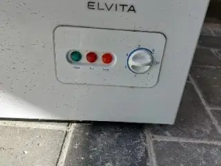 2 stk "karlekammerskabe" 