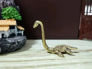 * Loch Ness-uhyret - i messing