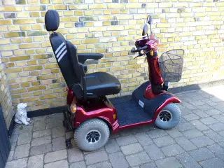 4-hjulet el scooter Karma 747. Kun 3 år gammel.