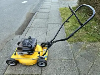 Stiga bioklipper med den gode B&S motor. 48 cm kli