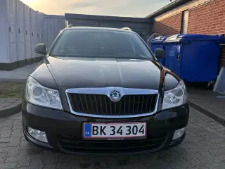 Skoda Octavia 1,6 TDi 105 Ambiente Combi DSG