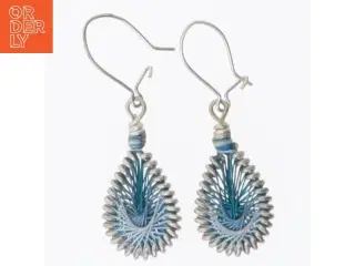 Håndlavede øreringe i tråd design (str. 2 x 1 cm)