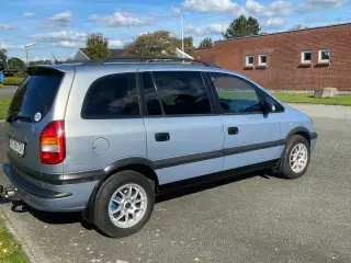 Opel Zafira 2,2