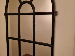 Staldvindue med spejl