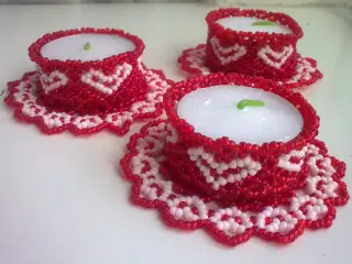 Fødselsdag fest i rød og hvid * Perlesyet T fyrfad