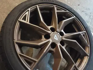 Nye alu fælge med dæk