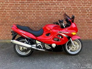 Suzuki GSX 600 F