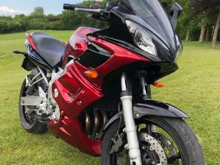 Yamaha Fz6s med kåbe