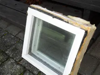 Vindue, Fastkarm. Dobbelt glas  41x41 cm.