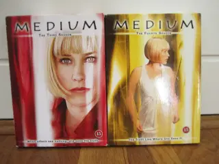 MEDIUM. 4 x Dvd Bokse.