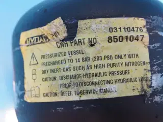 Case 621D Akkumulator 85010447