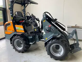 Giant G2700E HD minilæsser på el