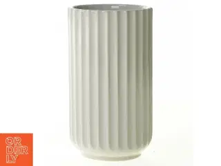 Lyngby vase, Lyngby Porcelæn Danmark. Højde 12 cm. Diameter 7 cm.