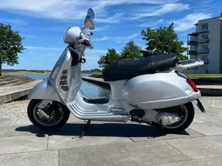 Vespa 200GT