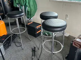 3 barstole