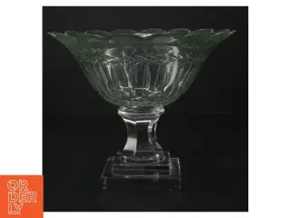Glasopsats med firkantet fod (str. H. 18 cm ø. 22 cm)