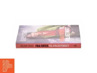 Fra føtex til folketinget af Özlem Cekic fra Bog
