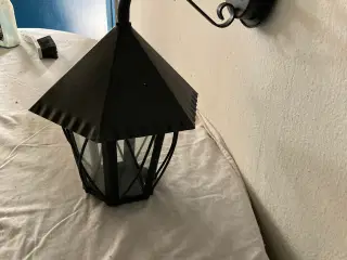 2 STK. HELT NYE SMEDEJERNSLAMPER