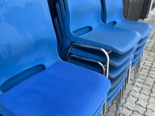 Kantinestole/stabelstole i blå