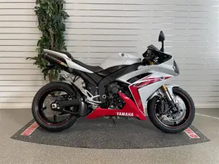 Yamaha YZF-R1 