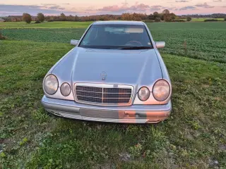 Mercedes E200 2,0 Avantgarde aut.