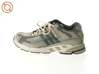 Sko fra Adidas (str. 39 1/3)