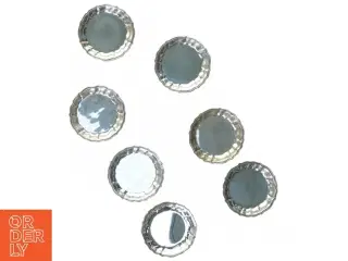 Små metal tallerkener fra Fda (str. 8 cm)