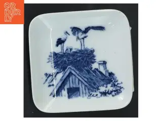 Porcelænsdekoration med storkemotiv fra Royal Copenhagen (str. 8x8x2 cm)