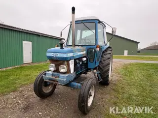 Traktor Ford 5610