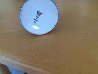 Porcelæn vase/ flødekande 