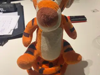 Tigerdyr danser på batteri 