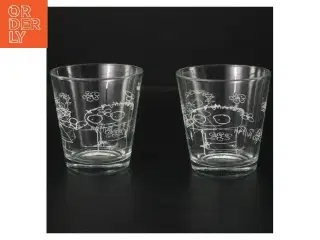 To glas med tegning (str. 2 stk Ø 8,5 cm højde 9 cm)