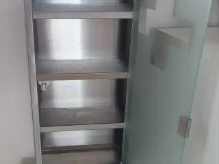 Medicin skab m.2 nøgler