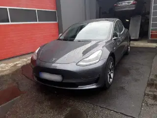 Tesla Model 3  Long Range AWD