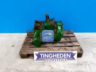 John Deere 2120 Koblingshus AT29710