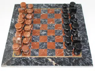 Marmor skakspil rødt og sort