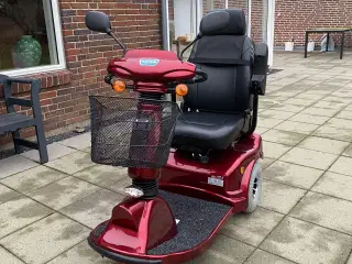 El scooter Karma 737 2025