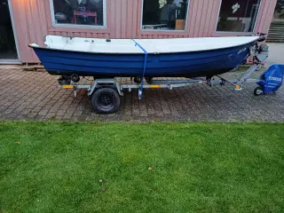 jolle 14fod mercury  5hp bådetrailer