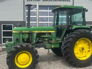 John Deere 4430 Med Powershift